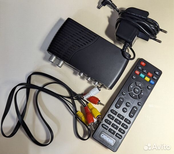 Цифровой эфирный приемник Cadena CDT-1753SB