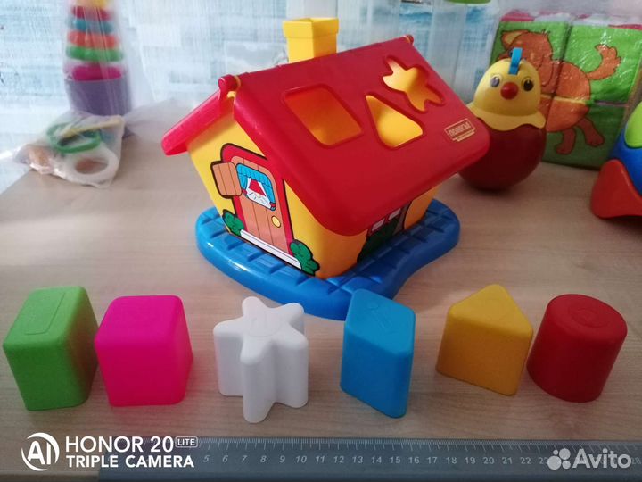 Детские игрушки с 6 месяцев до 1.5 лет