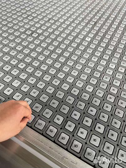 Мембранно-вакуумный пресс с избыточным давлением