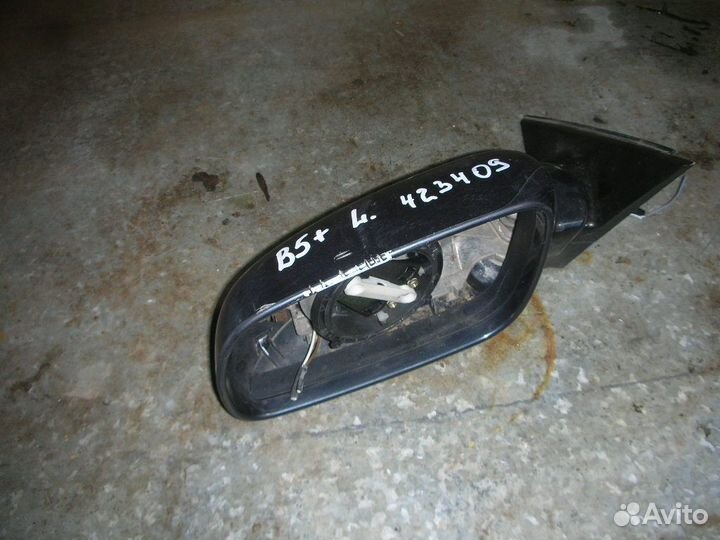 Зеркальный элемент левый VW Passat B5 2000-2005