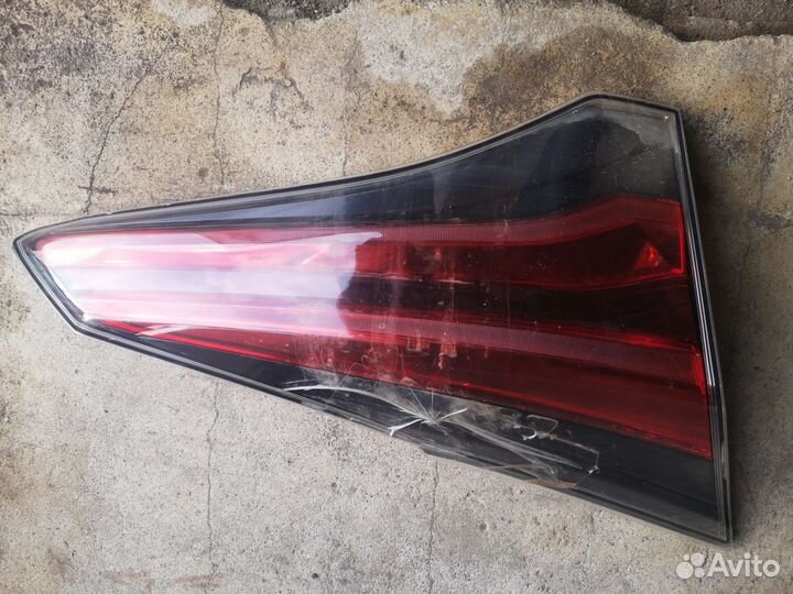 Задний фонарь на рав4 17г