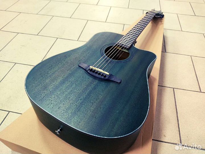 Акустическая гитара