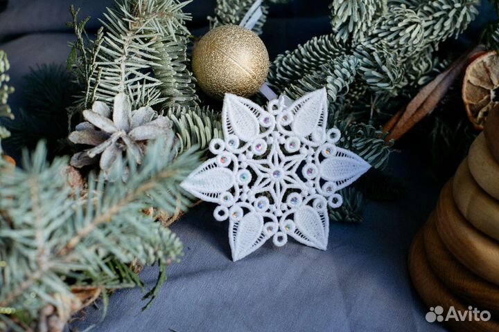 Снежинка ручной работы