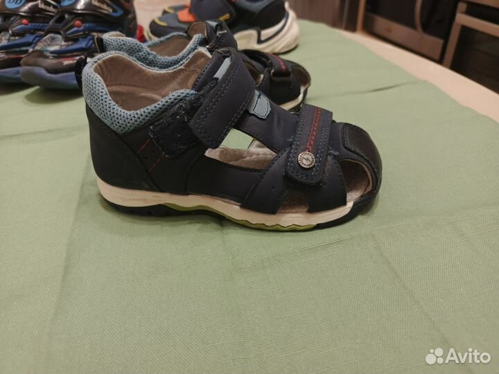 Кроссовки на мальчика размер 28
