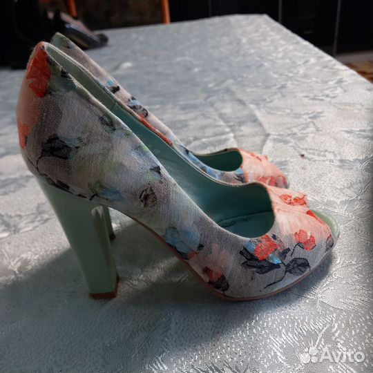 Босоножки женские 37 размер