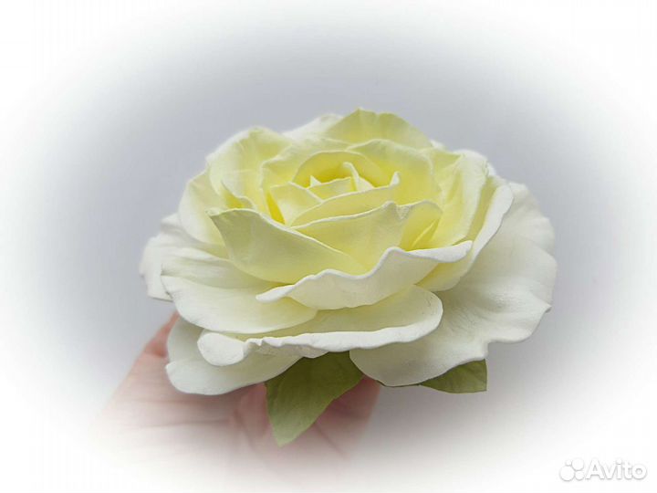 Заколка для волос. Роза из фоамирана