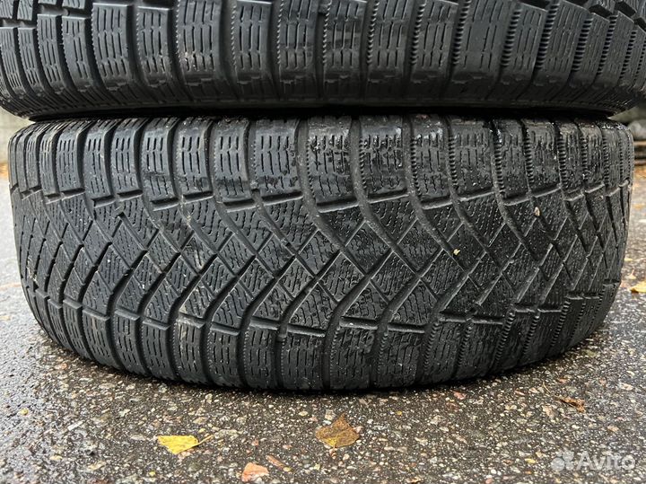 Pirelli Ice Zero 215/65 R17