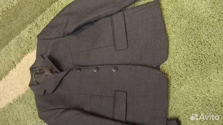 Продаётся школьный костюм