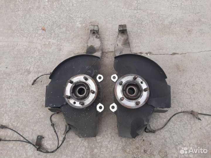 Кулак поворотный передний Lr Rr Sport 2 L494 448DT