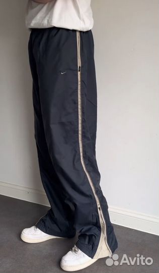 Широкие штаны Nike