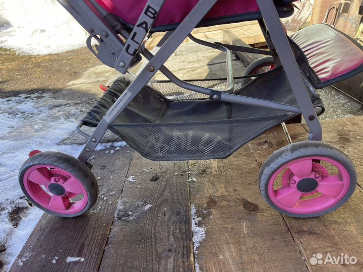 Прогулочная коляска для девочки