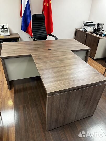 Стол для переговоров бу