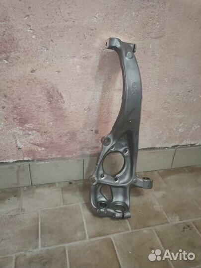 Кулак левый Ауди А8 Д4 Audi A8 D4