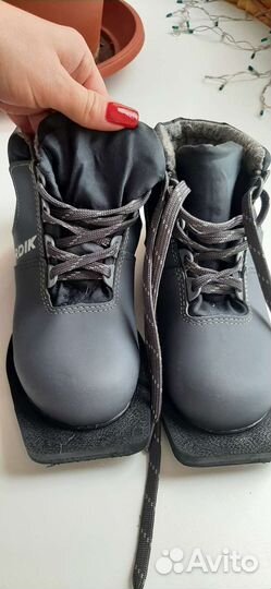 Ботинки лыжные