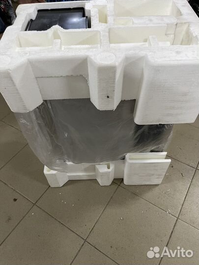 Вытяжка для кухни новая Elica 60