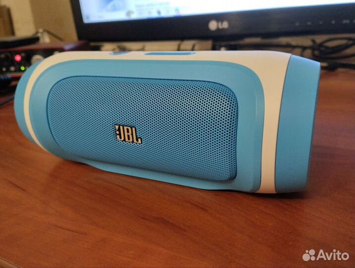 Беспроводная акустика JBL Charge blue