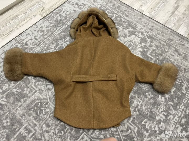 Пальто с отделкой меха из песца