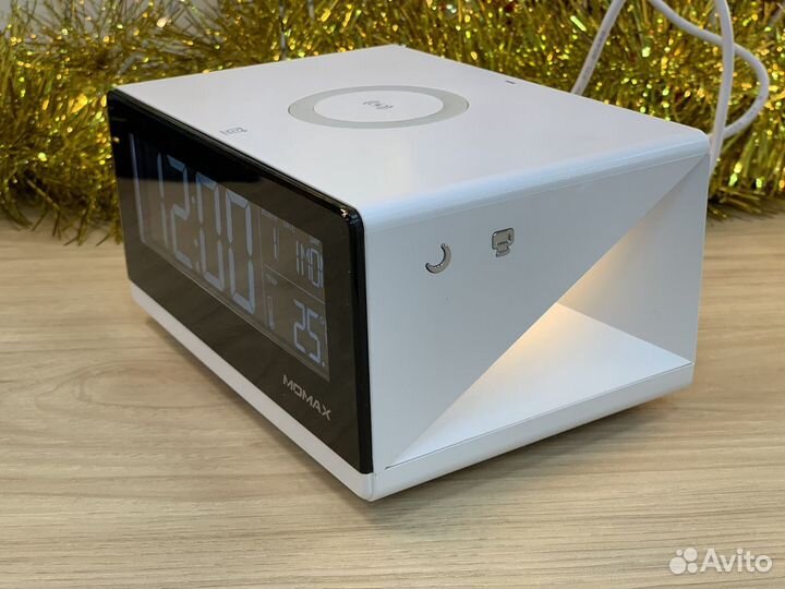 Часы-будильник momax QC1NW с беспроводной зарядкой