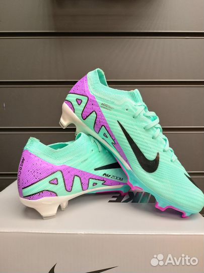 Футбольные бутсы nike