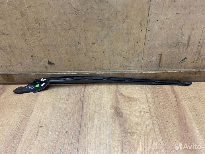 Молдинг лобового стекла Volvo V40 Cross Country