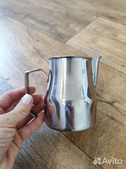 Молочник для кафе бара