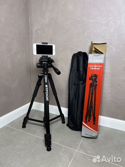 Профессиональный штатив 140 см