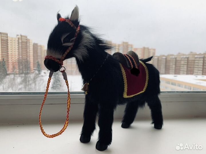 Лошадка игрушка коллекционная