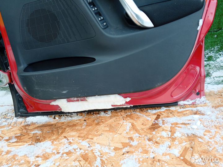 Дверь передняя правая Citroen C3 A51 Дверь в сборе
