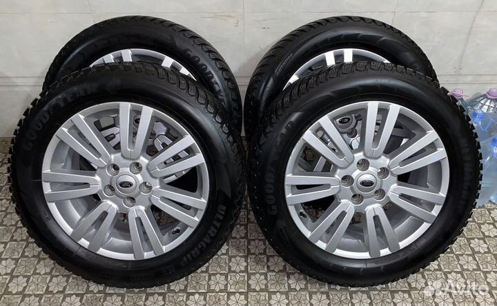 Оригинальные шипованные колёса Land Rover R19
