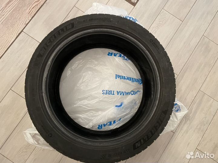 Michelin Pilot Sport 4 255/40 R18