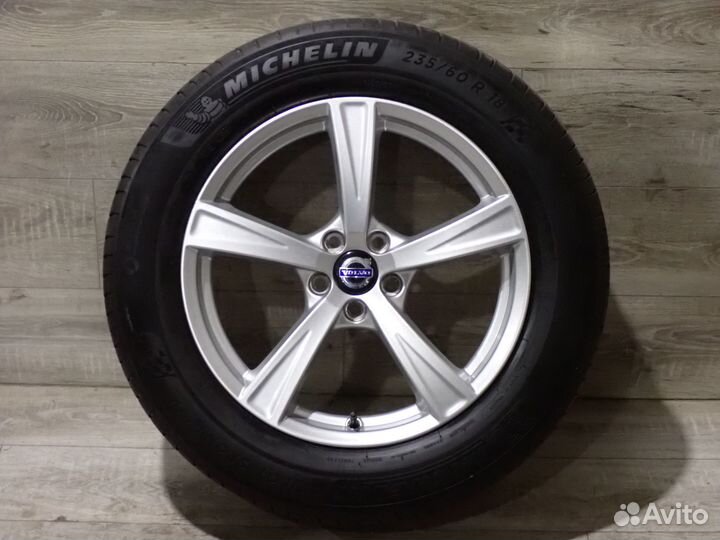 Комплект оригинальных колес Volvo XC90 R18 лето