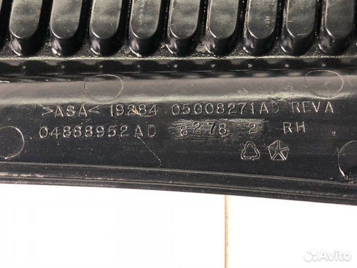 Решетка стеклоочистителей (планка под лобовое