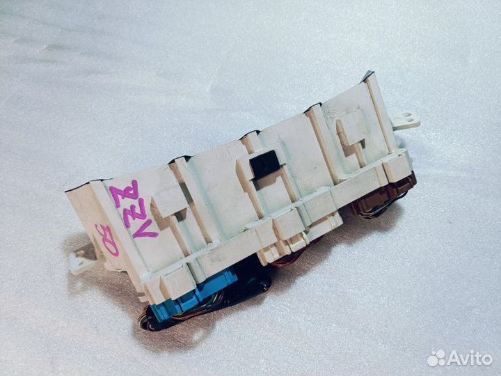 Панель приборов (переключение скоростей) Toyota