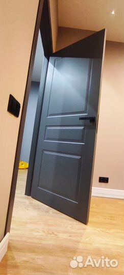 Двери межкомнатные серые