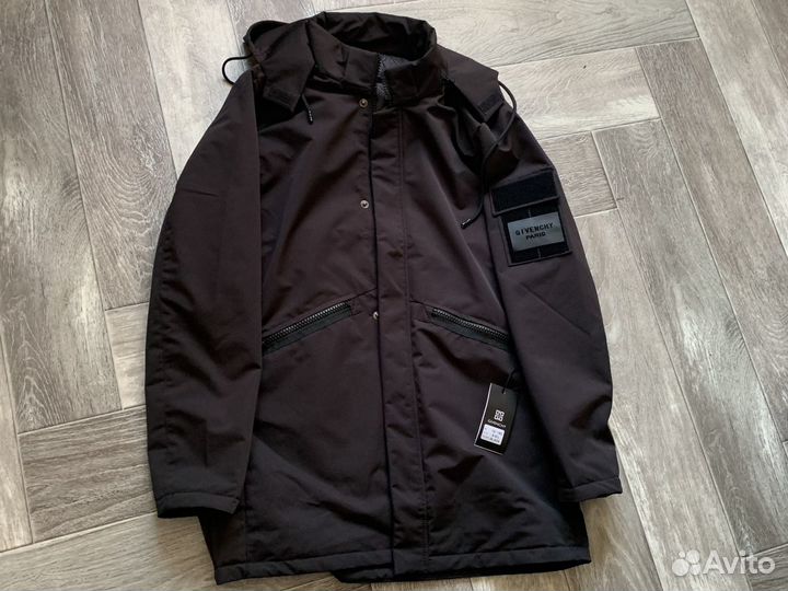 Ветровка мужская 48-50 Givenchy новая