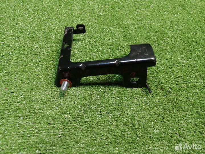 Кронштейн задний левый Kia Ceed JD G4FG 2014