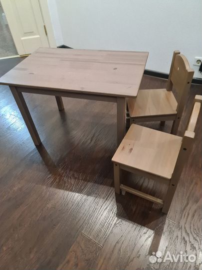 Столик и стульчик IKEA