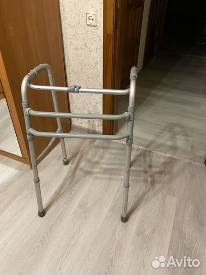 Ходунки для инвалидов