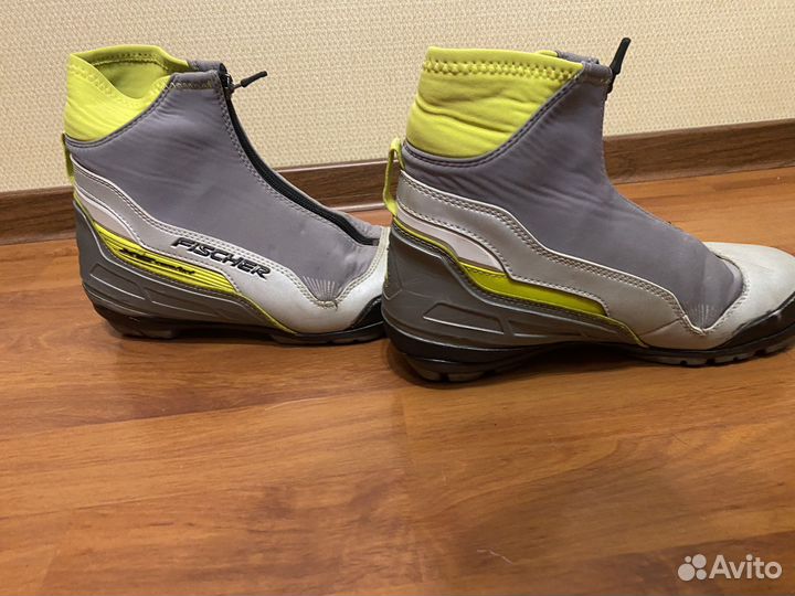 Лыжные ботинки