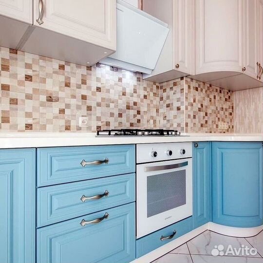 Кухонный гарнитур в современном стиле на заказ