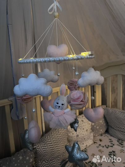 Мобиль на кроватку из фетра с подсветкой и музыкой