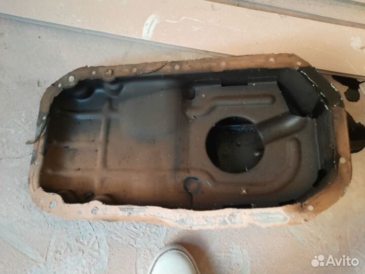 Крышка двигателя