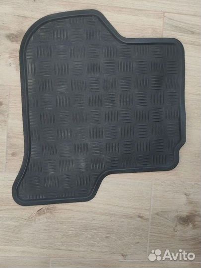 Автомобильные коврики резиновые бу