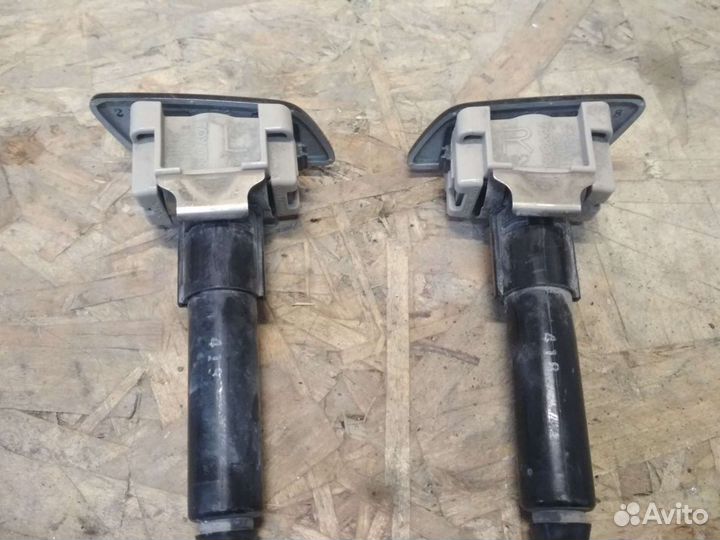 Омыватель фары правый Тойота Ленд Крузер Прадо 150