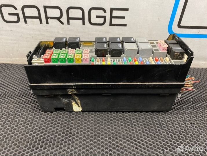 Блок предохранителей передний Land Rover Discovery