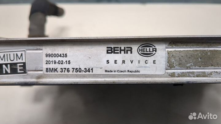 Радиатор охлаждения двигателя Audi Q7, 2011