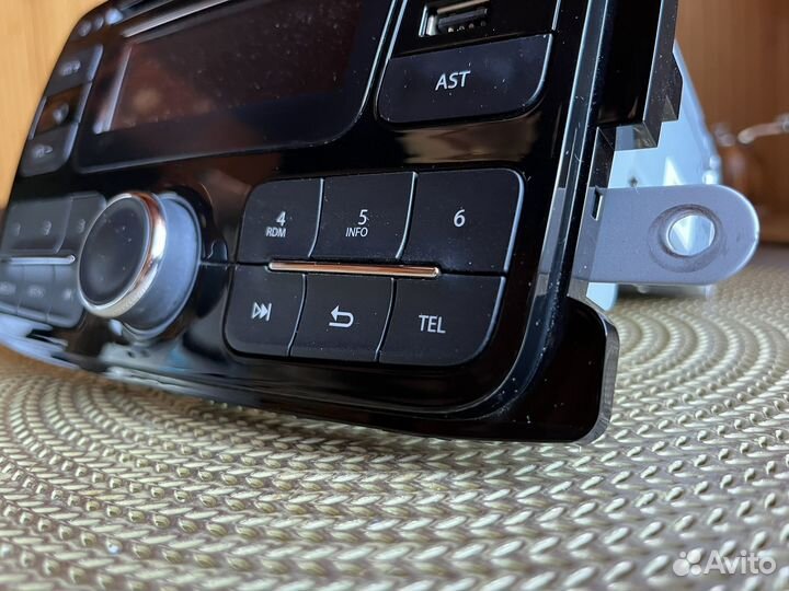 Штатная магнитола Renault (harn1003)