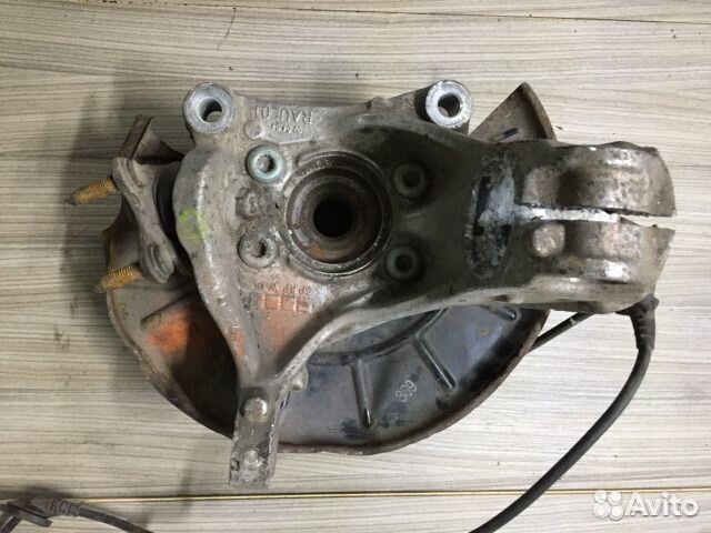 Поворотный кулак правый VAG 3C0407254F