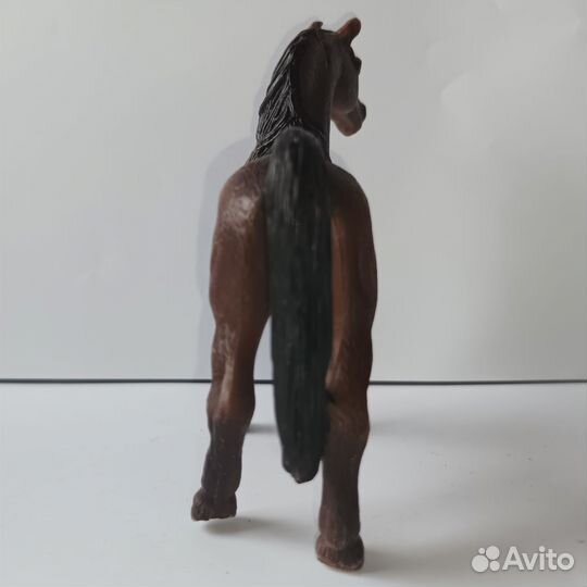 Коллекционные фигурки лошадей