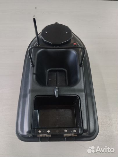 Прикормочный кораблик с gps